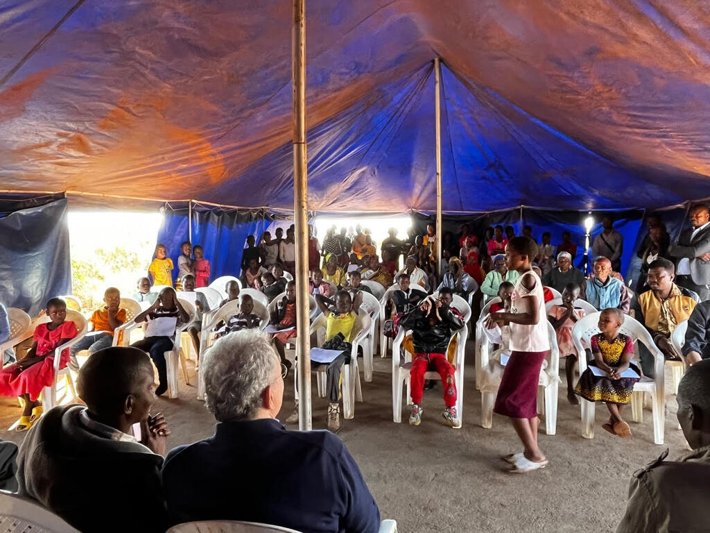 Le jour de la fete de l'indépendance, Marco Impagliazzo a visité les Communautés de Lilongwe et le camp de réfugiés de Ndzaleka